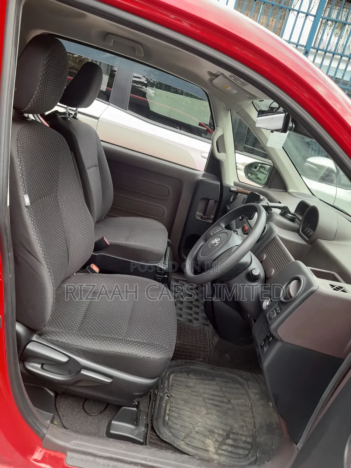Toyota Porte 2019 Red