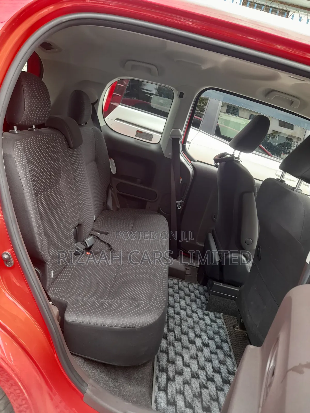 Toyota Porte 2019 Red