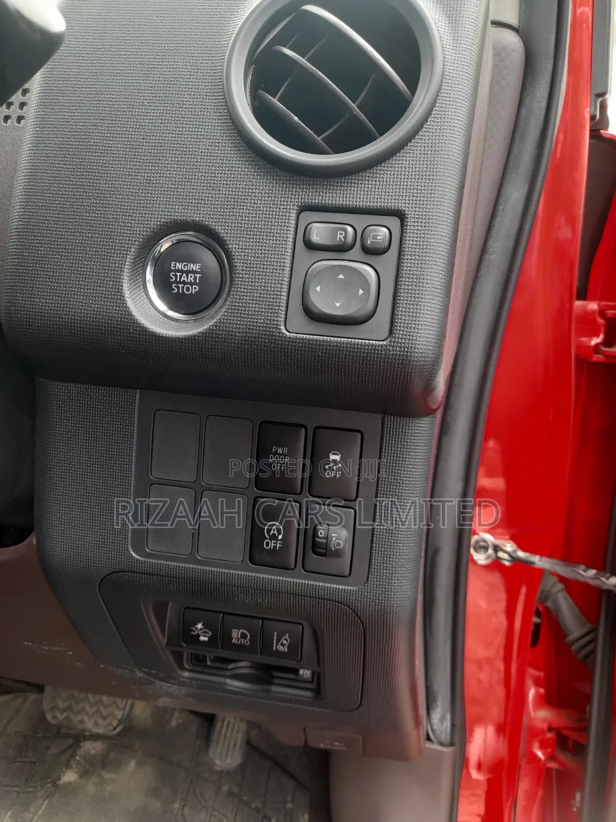 Toyota Porte 2019 Red