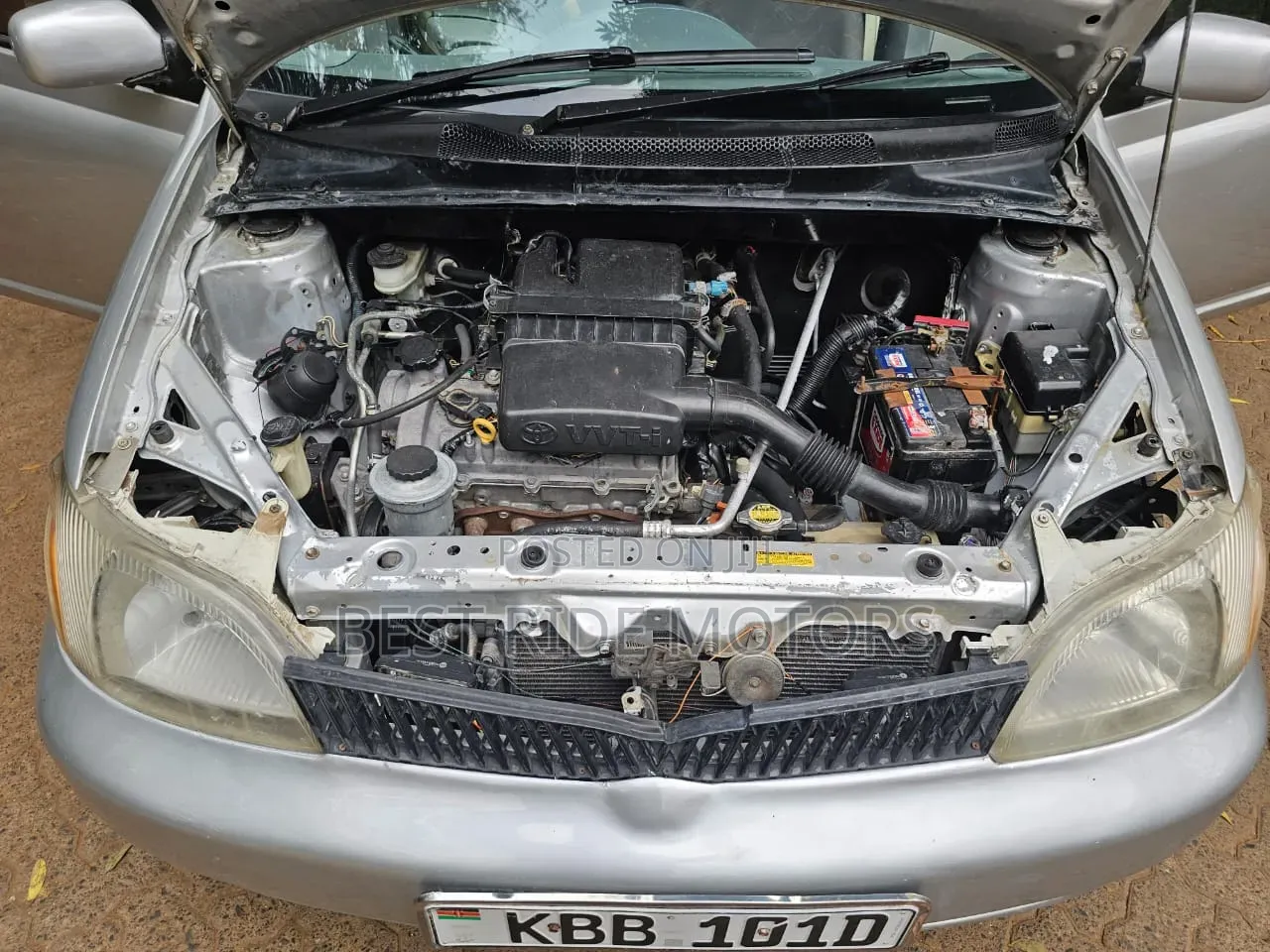 Toyota Platz 2001 Silver