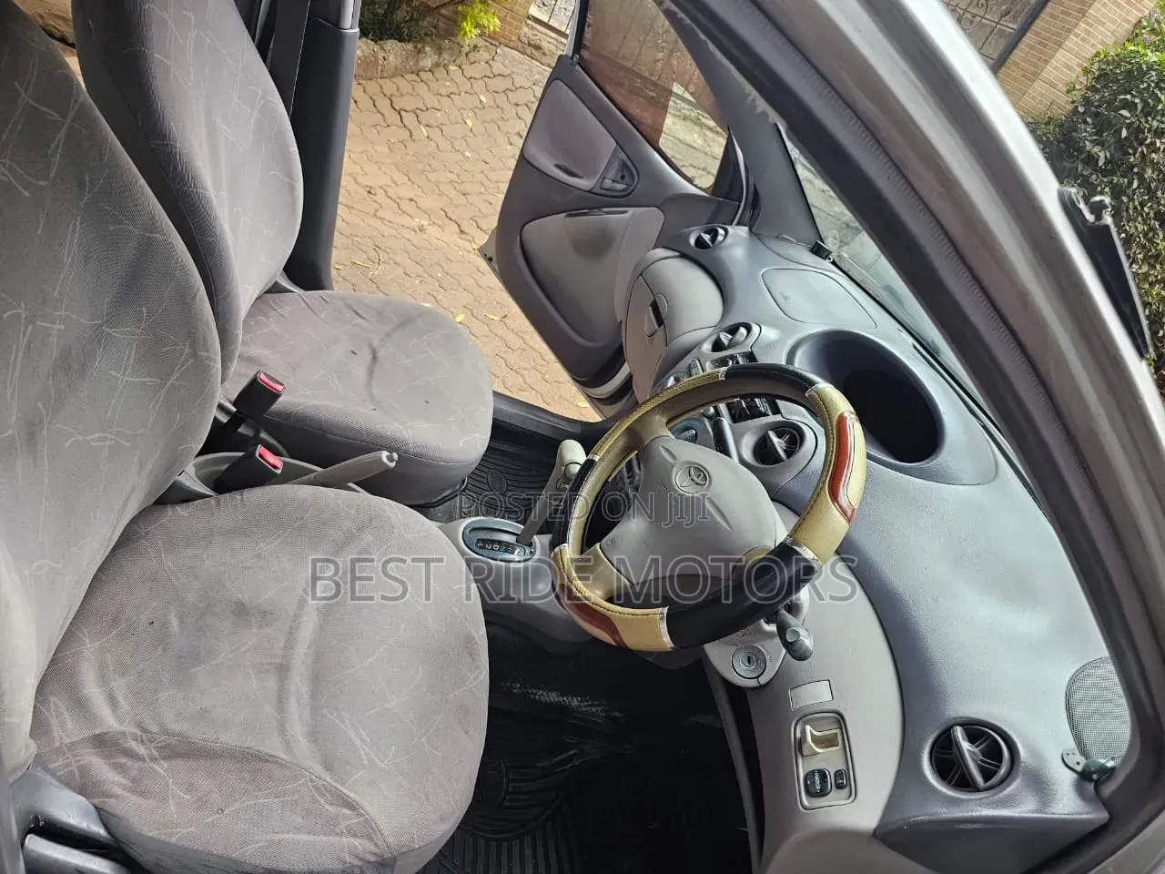 Toyota Platz 2001 Silver