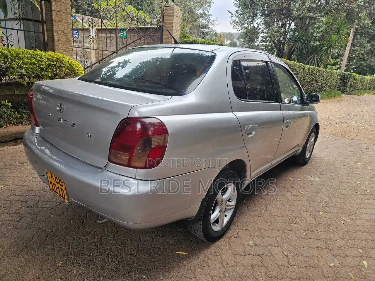 Toyota Platz 2001 Silver