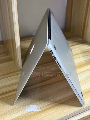 Laptop Apple MacBook Pro 16GB Intel Core i7 SSD 1T