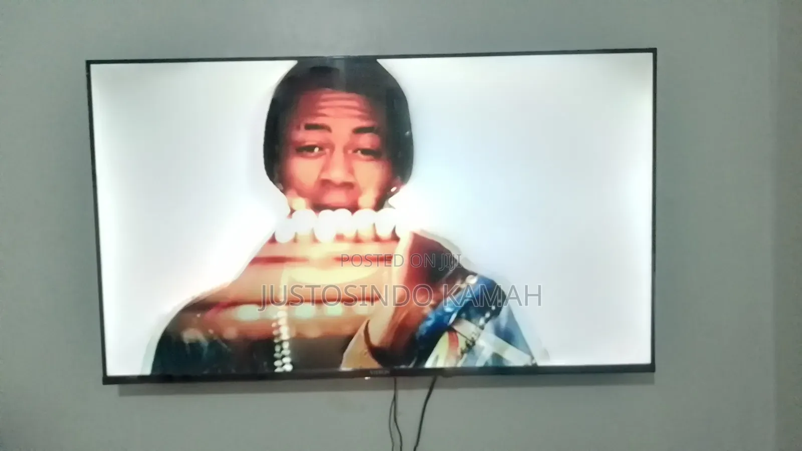 A 43" Vitron TV