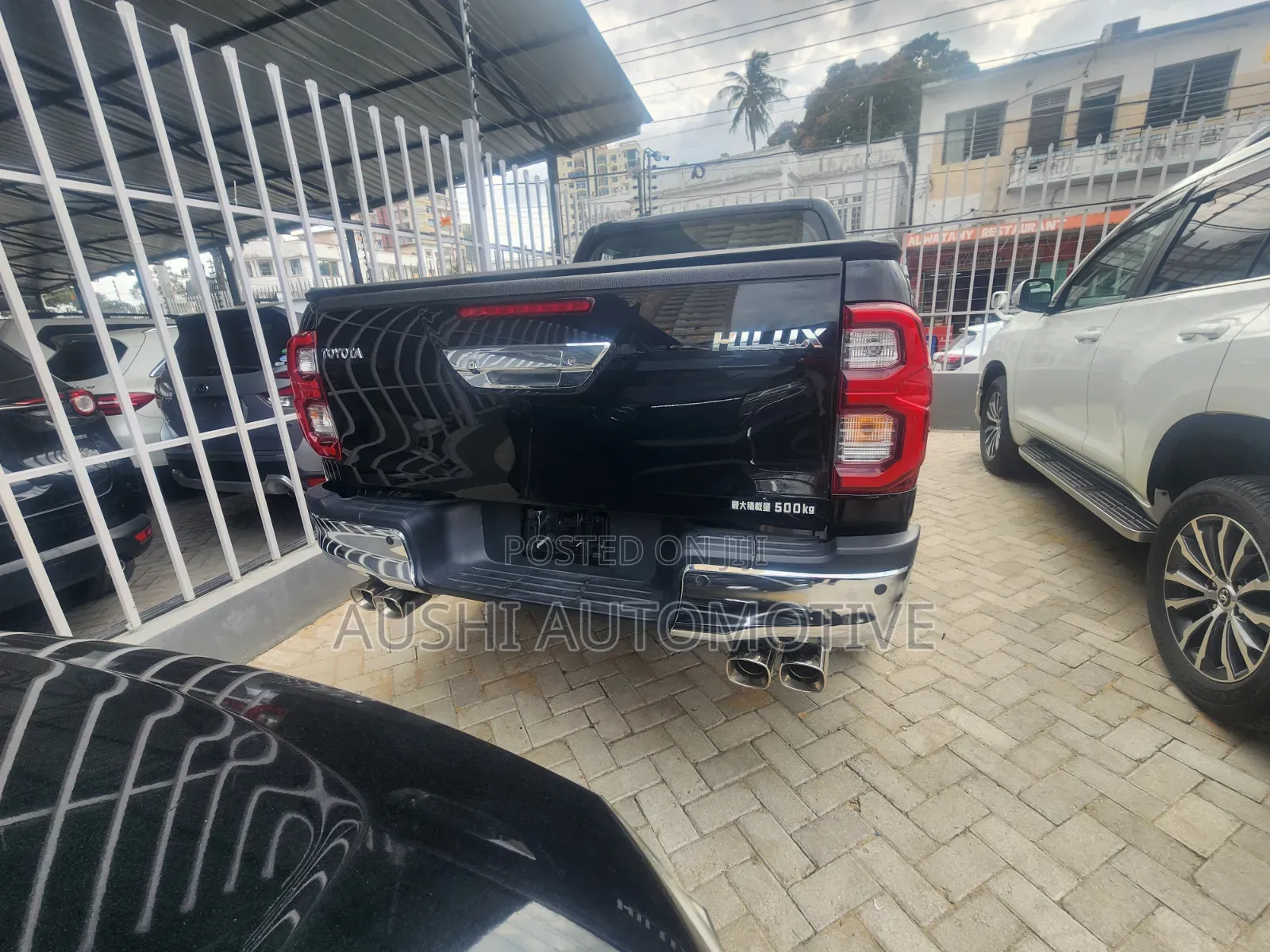 Toyota Hilux 2021 Black