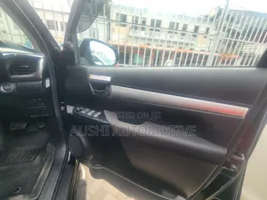 Toyota Hilux 2021 Black