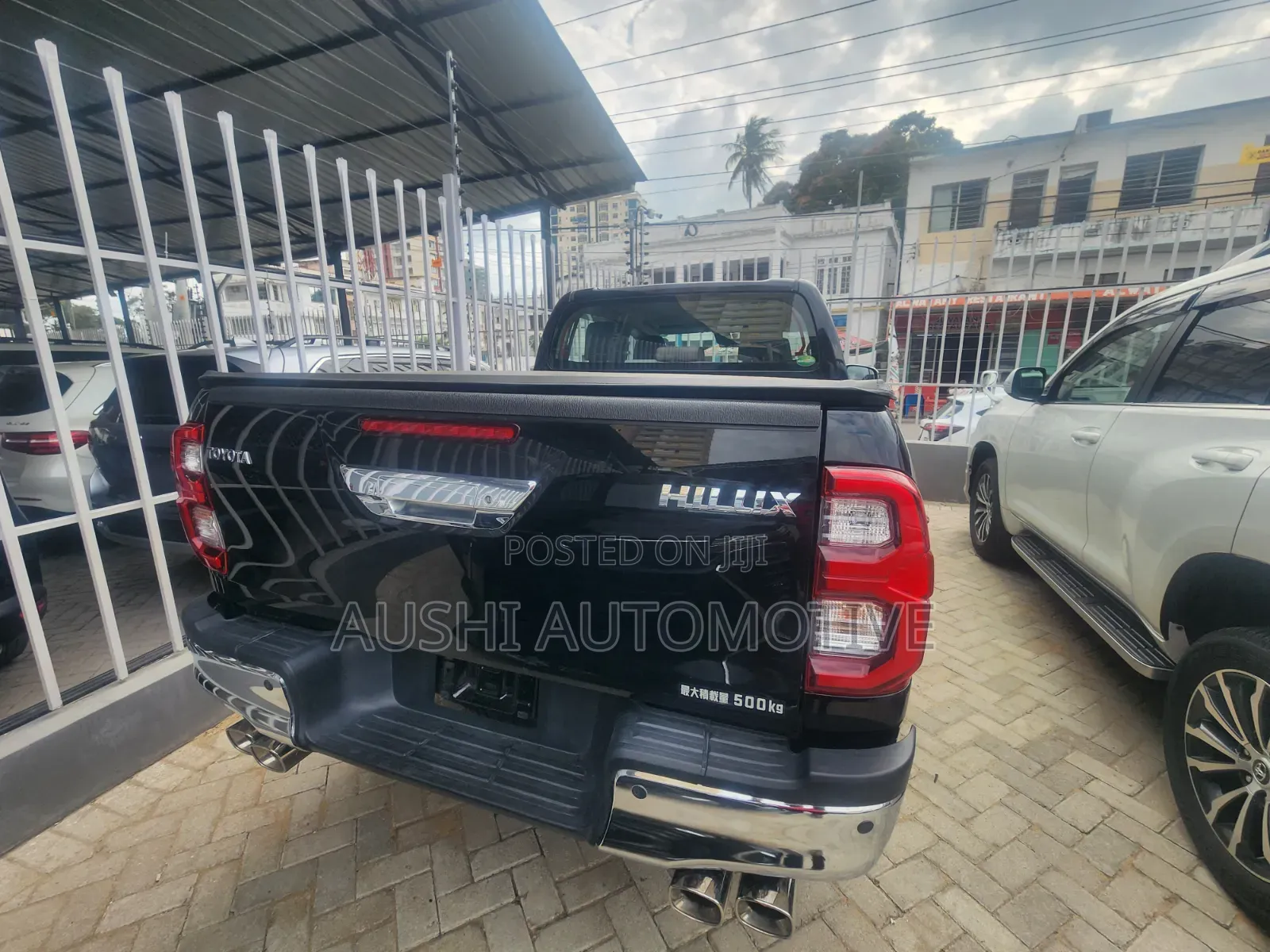 Toyota Hilux 2021 Black