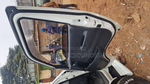 Toyota Hiace 7L Front Door - thumbnail 9