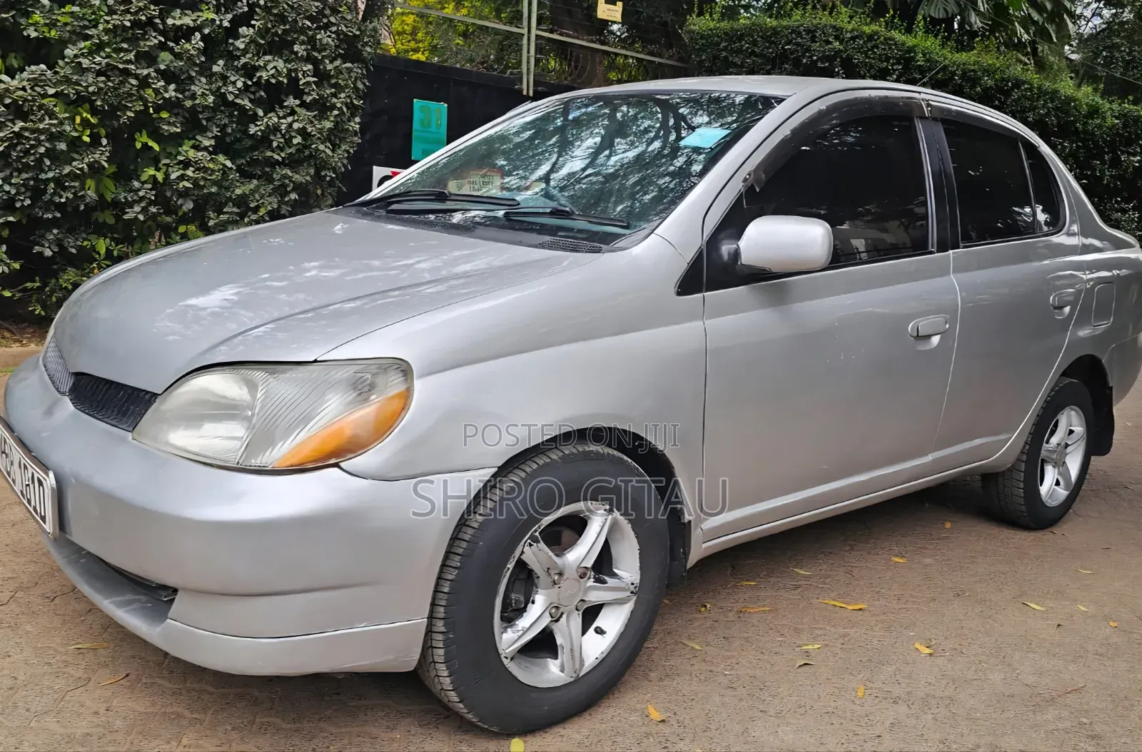 Toyota Platz 1999 Silver
