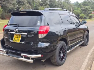 Toyota Vanguard 2013 Black