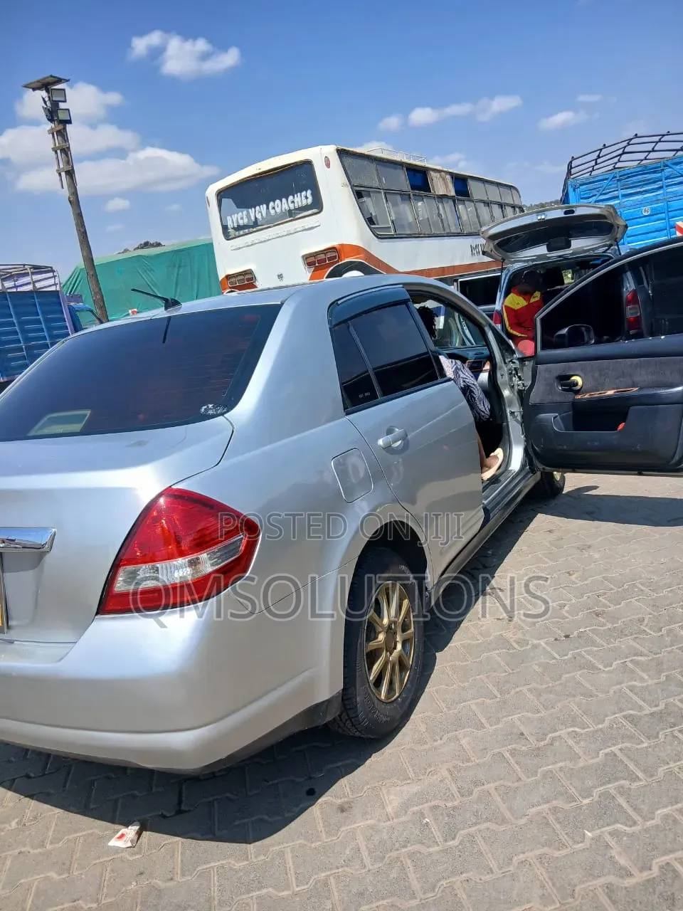 Nissan Tiida 2006 Silver