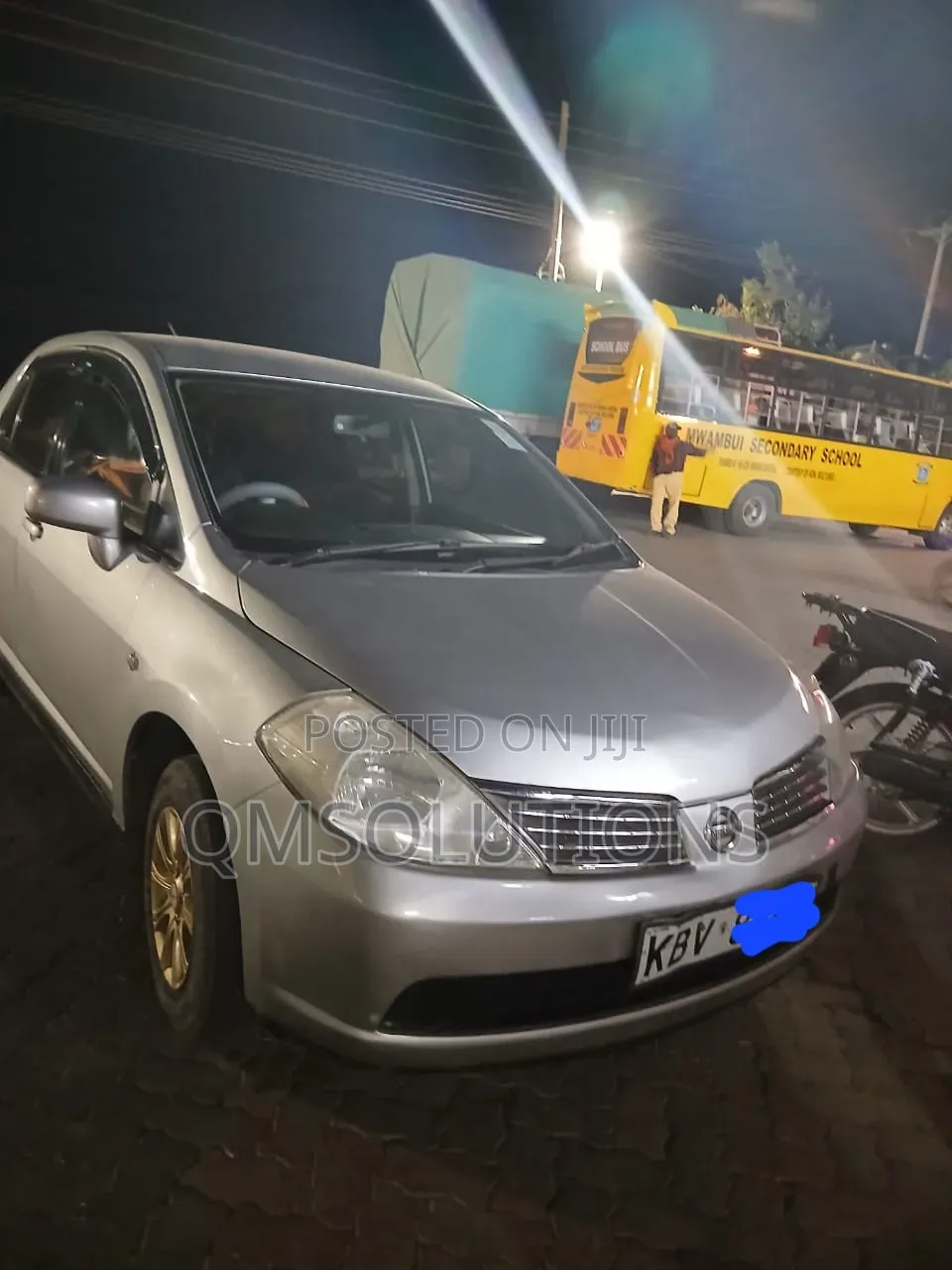 Nissan Tiida 2006 Silver
