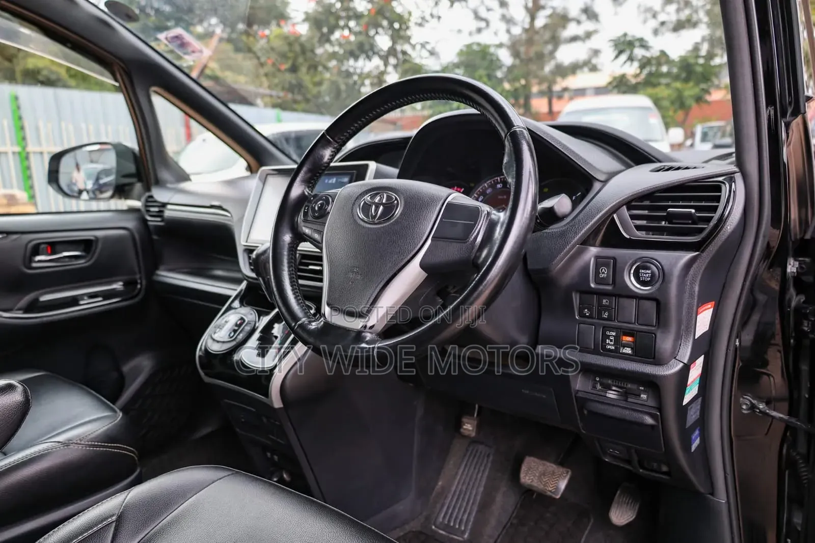Toyota Esquire 2016 Black