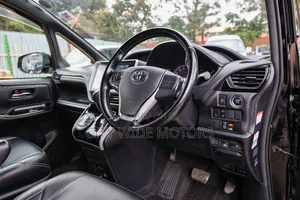 Toyota Esquire 2016 Black