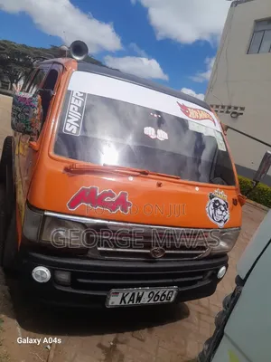 Toyota HiAce 2002 Orange