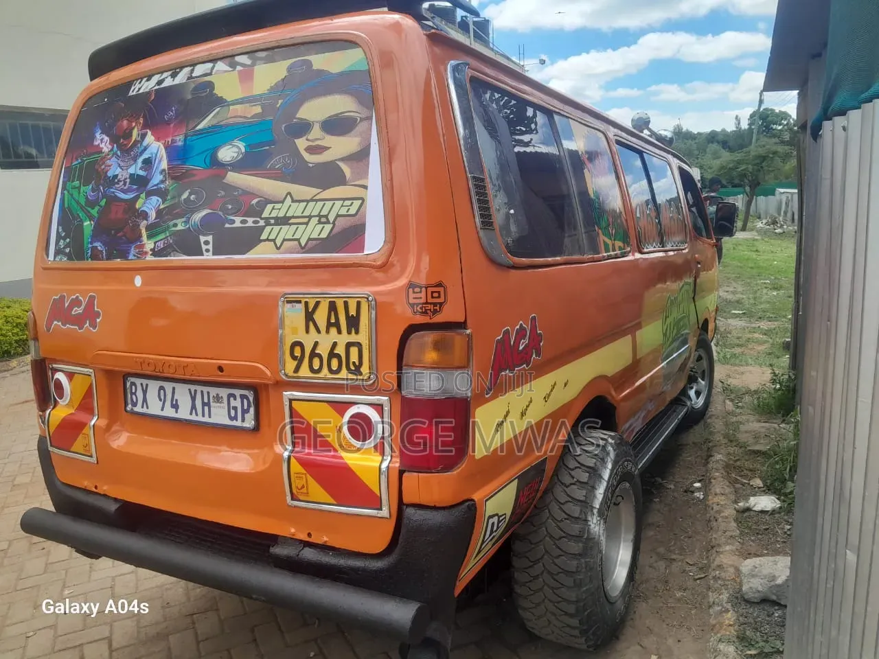 Toyota HiAce 2002 Orange