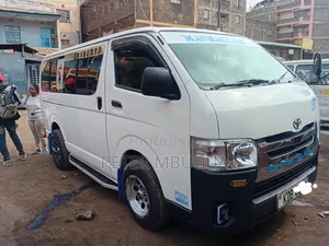 Toyota HiAce 2015 White