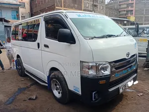 Toyota HiAce 2015 White