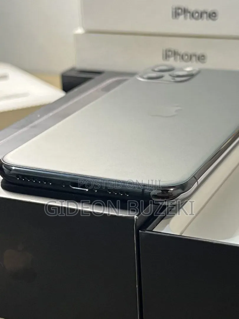 Apple iPhone 11 Pro Max 64 GB Green
