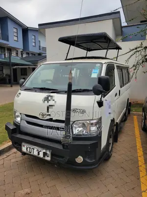Toyota HiAce 2017 White