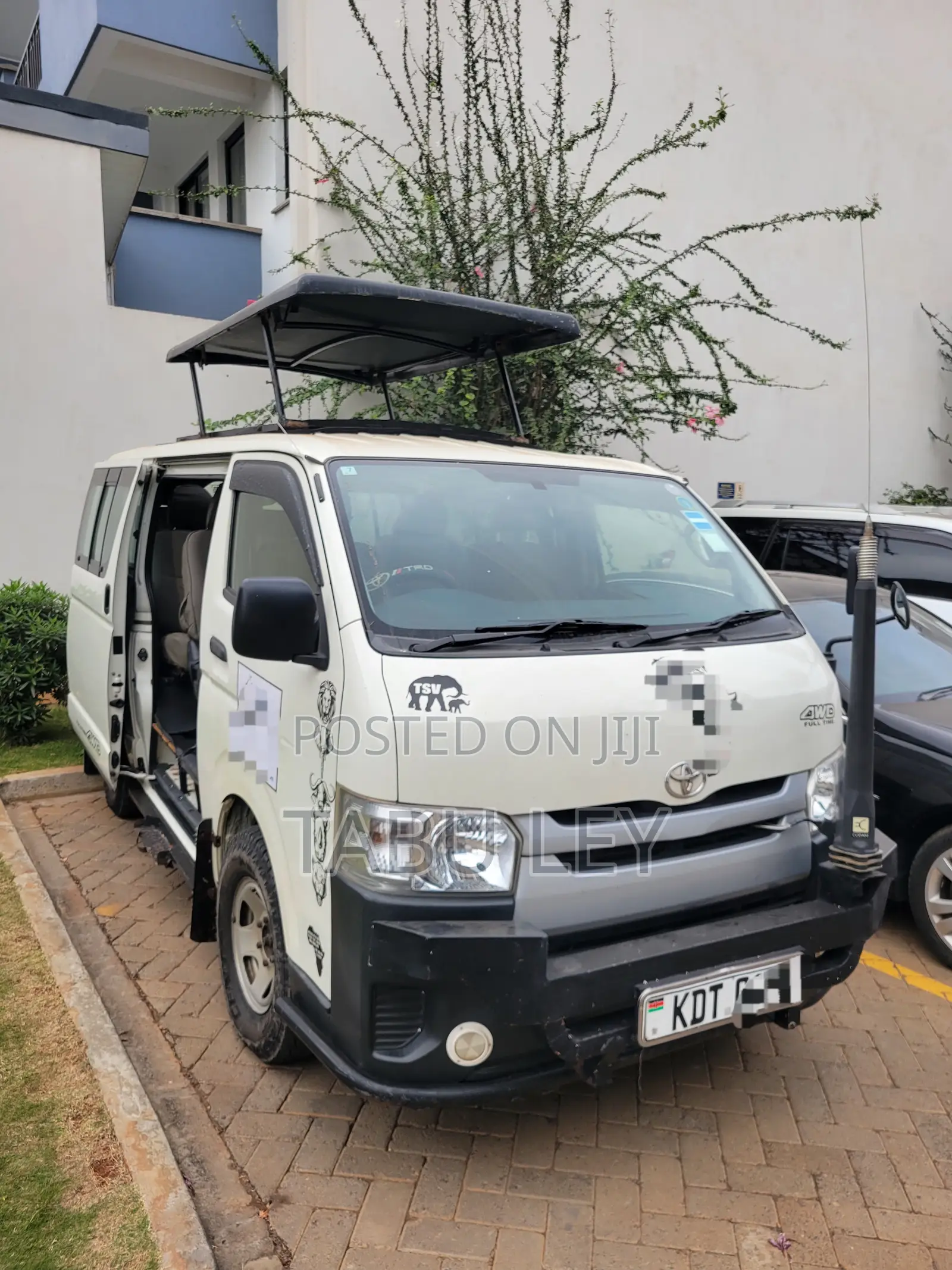 Toyota HiAce 2017 White