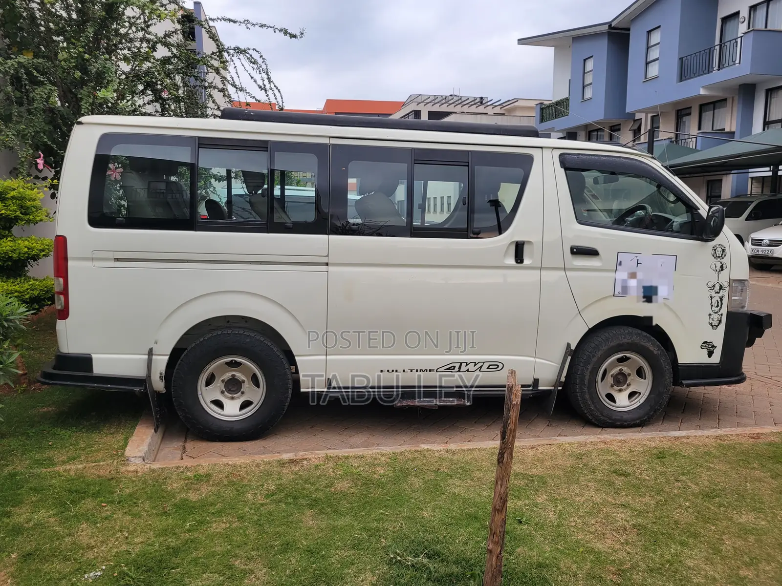 Toyota HiAce 2017 White