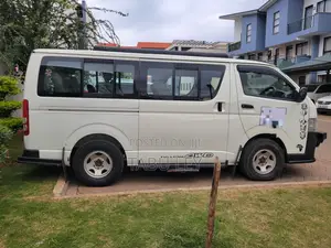 Toyota HiAce 2017 White