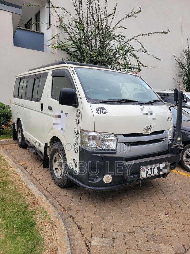 Toyota HiAce 2017 White - thumbnail 5