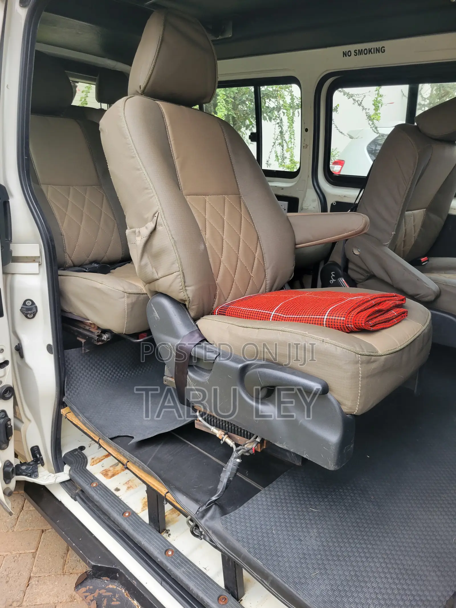 Toyota HiAce 2017 White