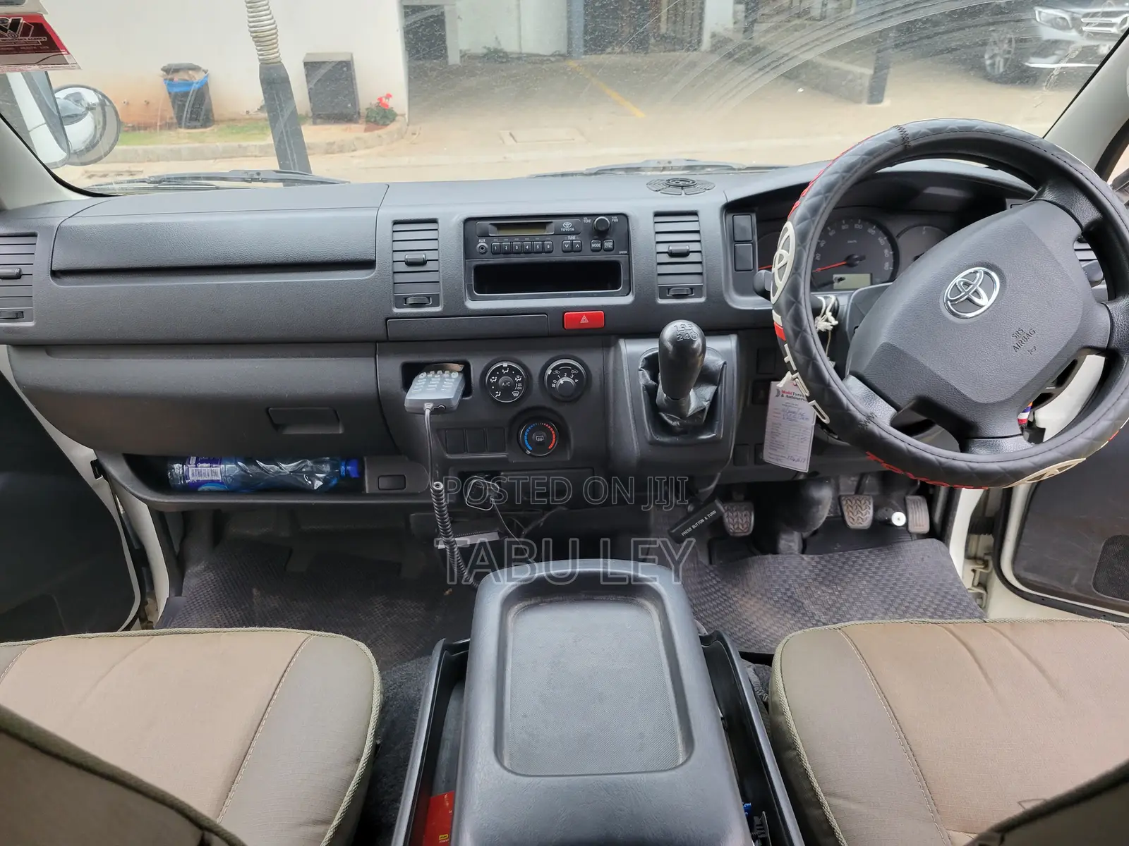 Toyota HiAce 2017 White