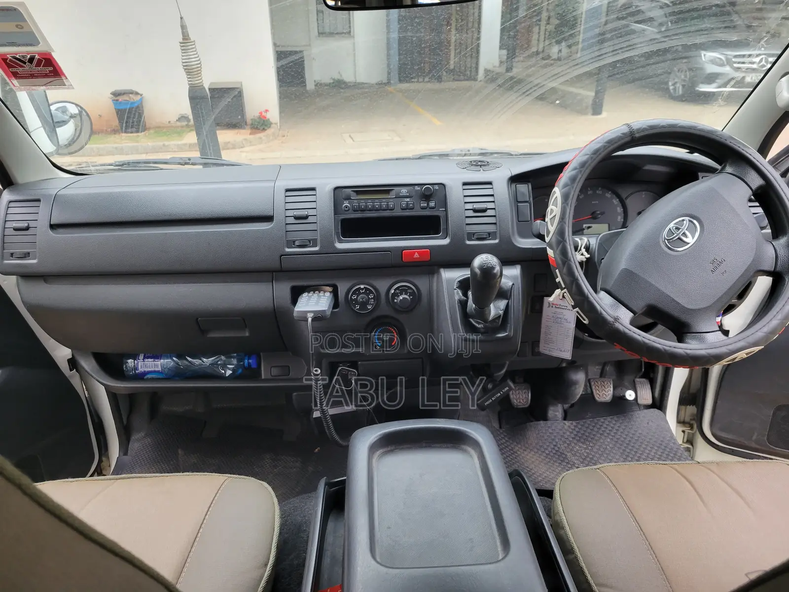 Toyota HiAce 2017 White