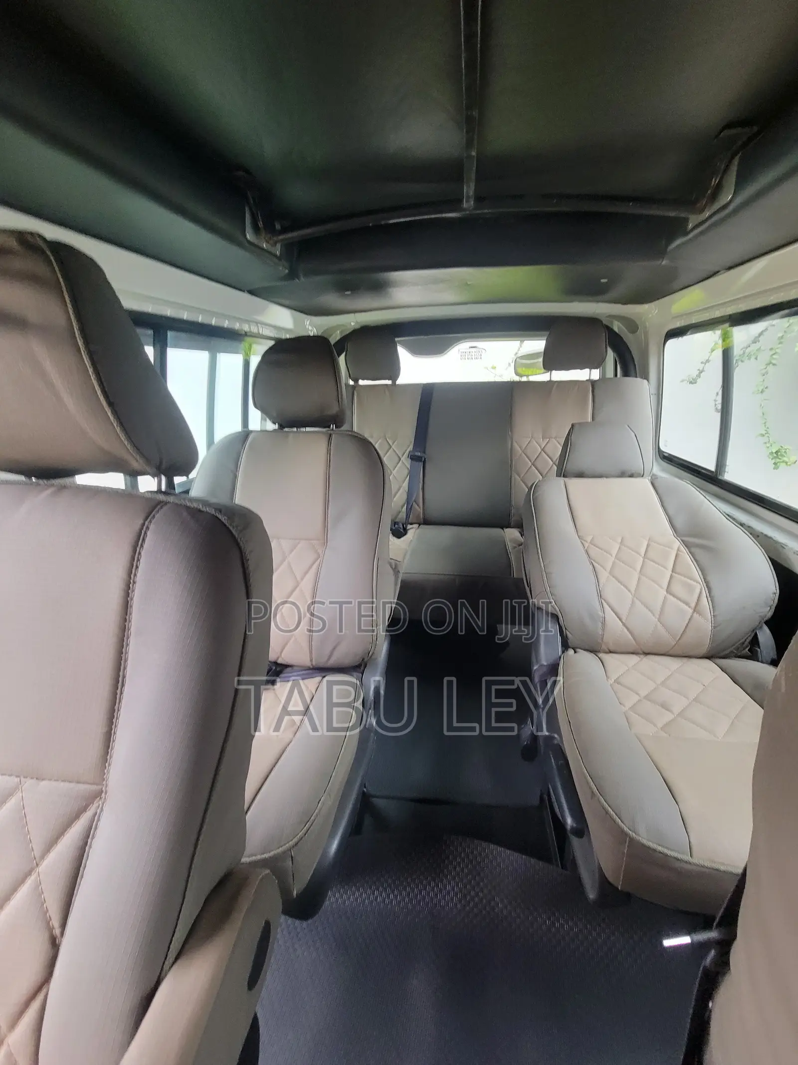 Toyota HiAce 2017 White