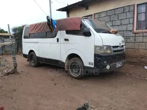 Toyota HiAce 2008 White