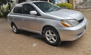 Toyota Platz 2000 Silver