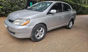 Toyota Platz 2000 Silver