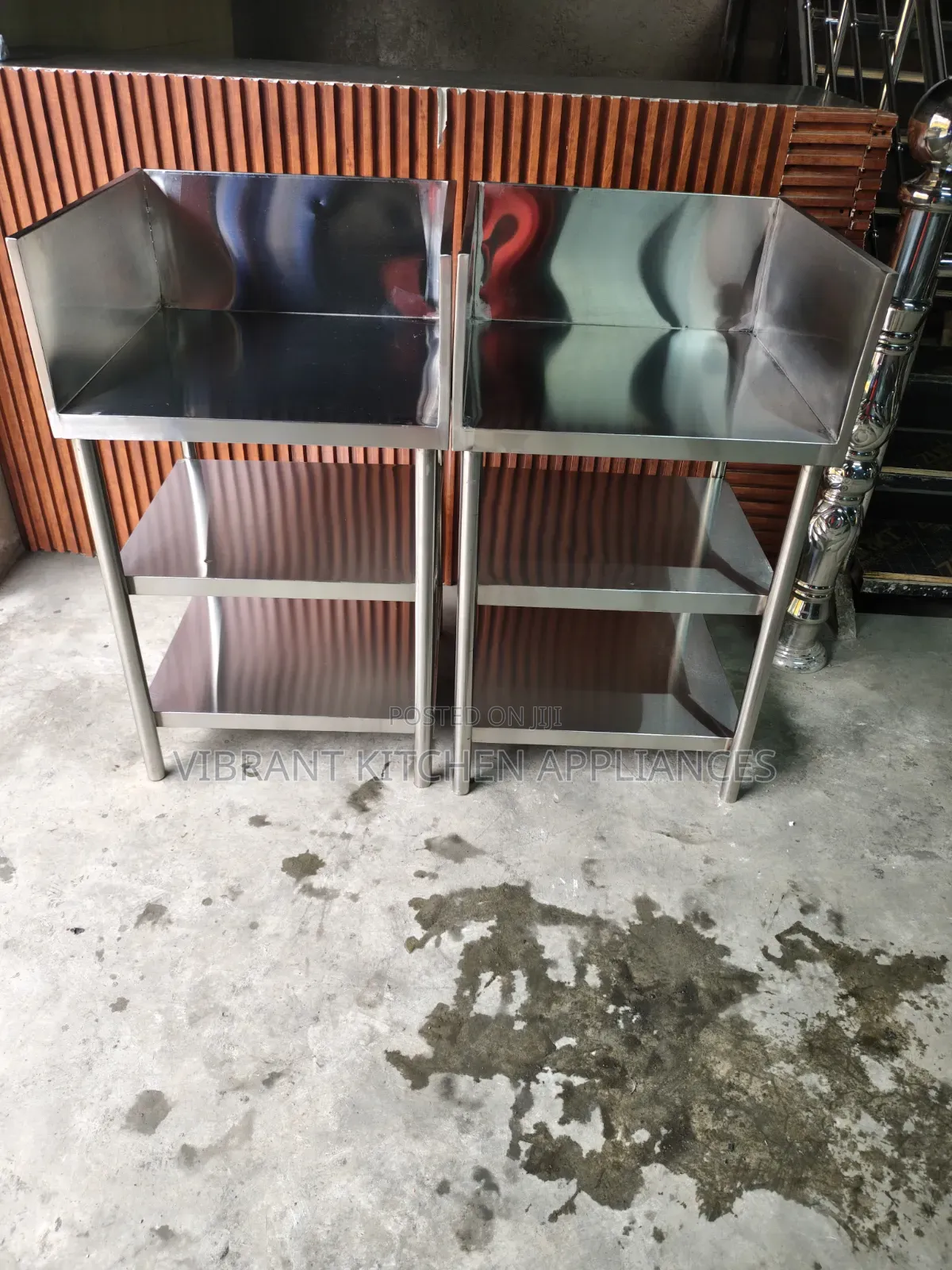 Custom‐Size 3‐Tier Stainless Steel Table