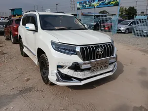 Toyota Land Cruiser Prado 2011 White