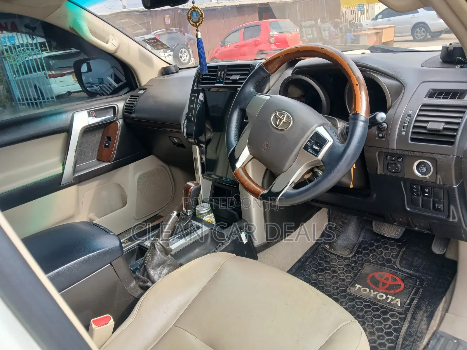 Toyota Land Cruiser Prado 2011 White