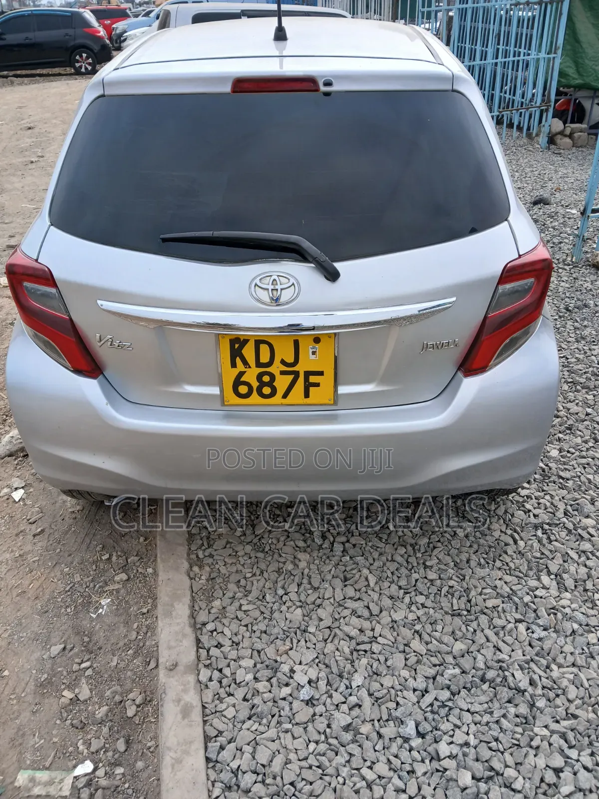 Toyota Vitz 2015 Silver