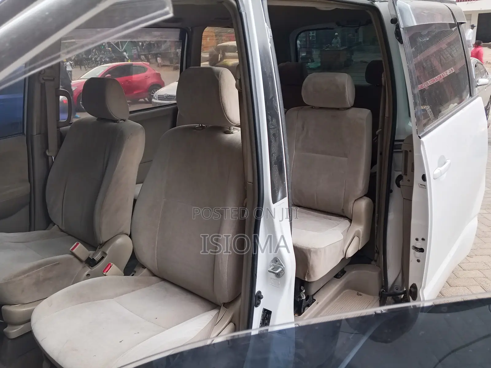 Toyota HiAce 2019 White