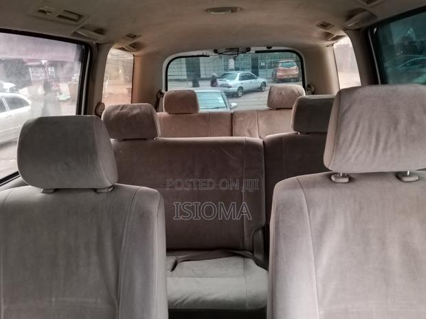 Toyota HiAce 2019 White - thumbnail 3