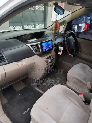 Toyota HiAce 2019 White
