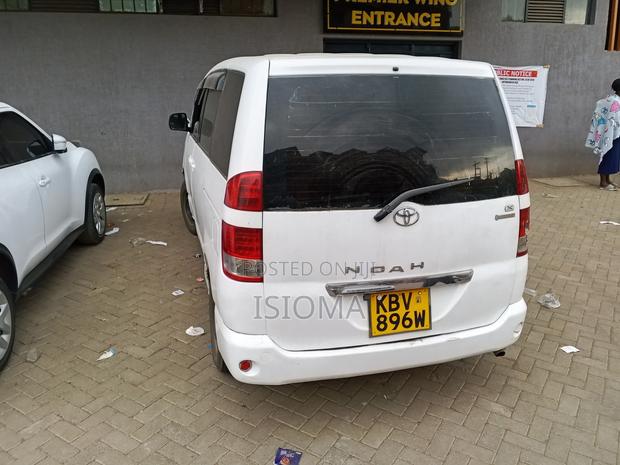 Toyota HiAce 2019 White - thumbnail 8