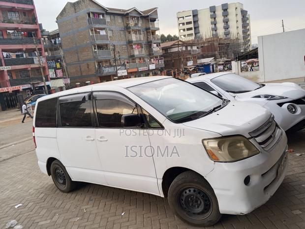 Toyota HiAce 2019 White - thumbnail 9