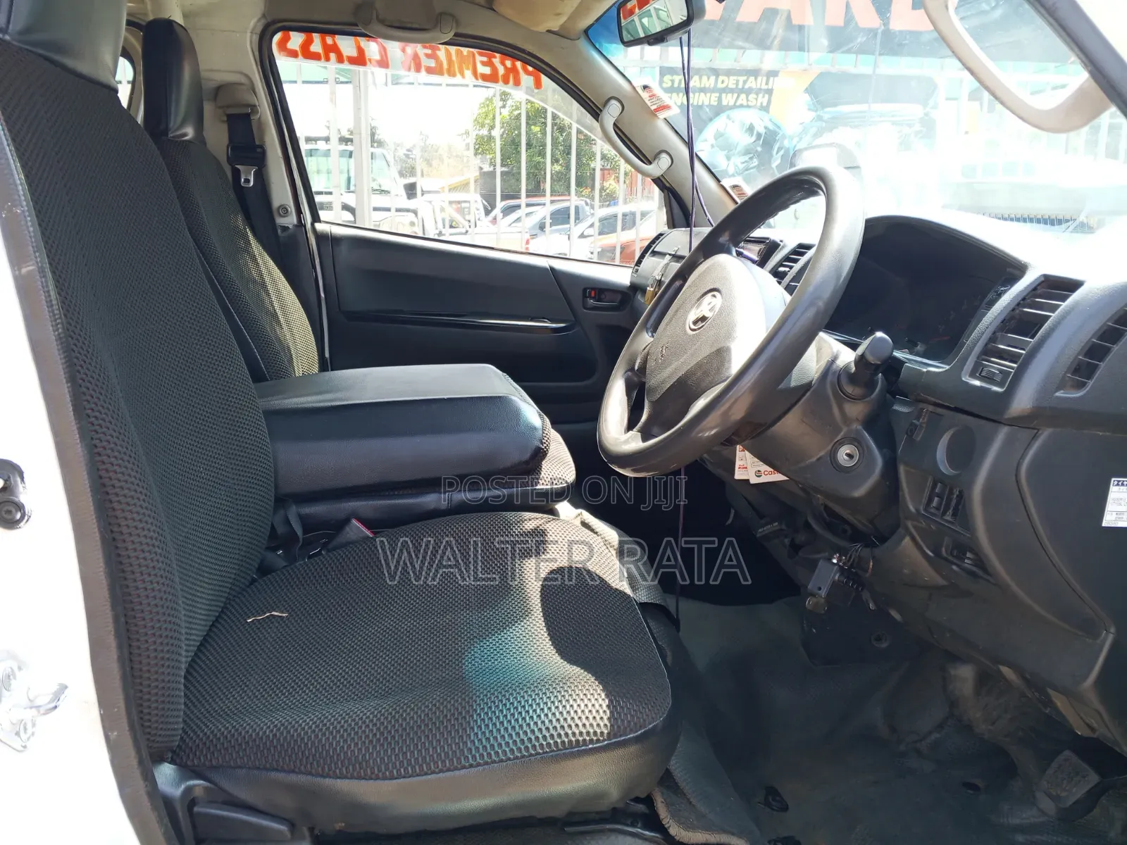Toyota HiAce 2014 White
