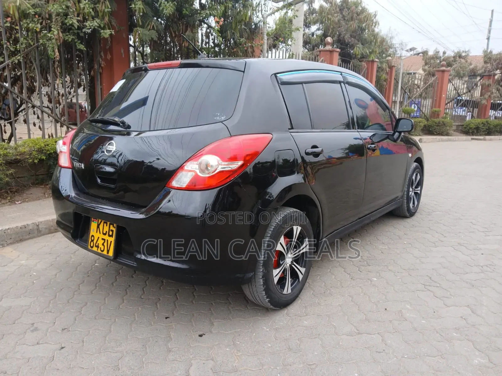 Nissan Tiida 2008 Black