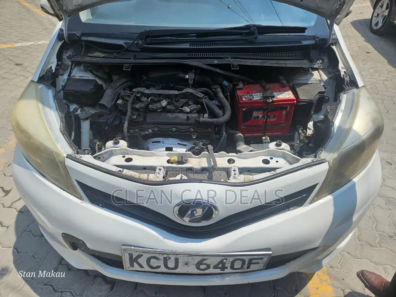 Toyota Vitz 2012 White