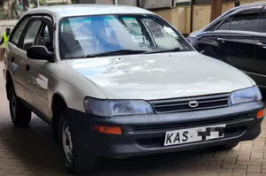Toyota Corolla 2000 White