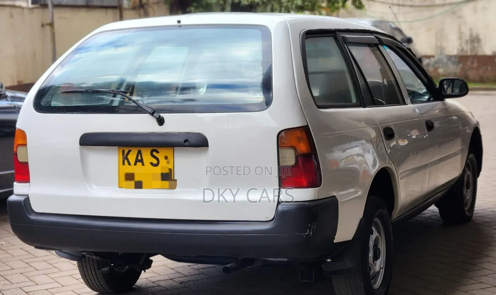 Toyota Corolla 2000 White