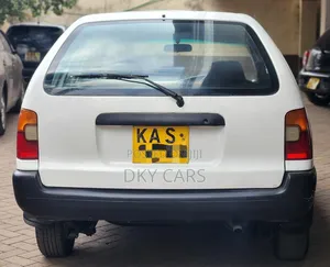 Toyota Corolla 2000 White